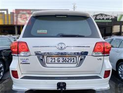 تۆیۆتا لاند کروزەر